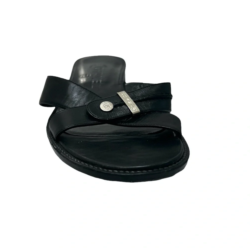 CHANEL BLACK LEATHER CRISS CROSS STRAP SANDAL WITH 1